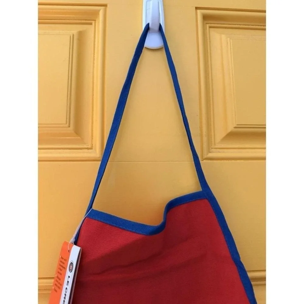 Le Creuset Kids Junior Apron Red Little Chef Petit Adjustable One Size NWT Rare